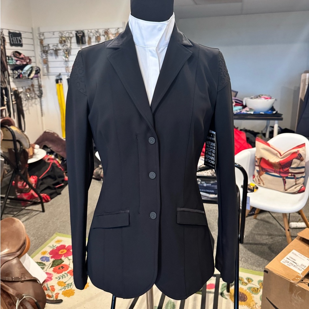 Cavalleria Toscana NWT Women’s Show Jacket, size IT 42